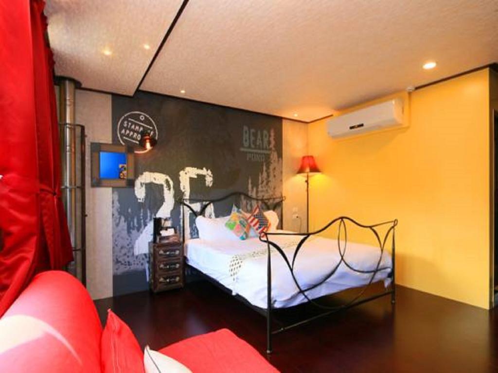 Mystery13 Bed & Breakfast Luodong Exterior photo